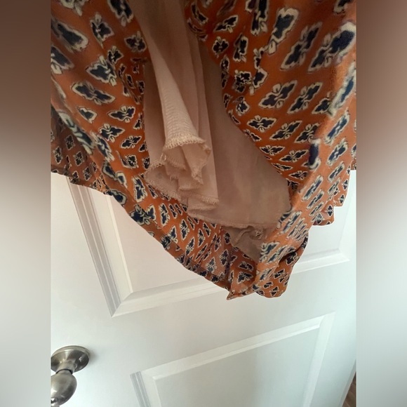 Women’s Front Tie Romper Brown/Tan with Navy Pattern Small - Picture 4 of 5